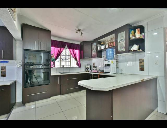 4 BEDROOM HOUSE FOR SALE IN BROMHOF